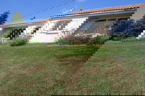 Photo 17 - Holiday Home With Shared Pool