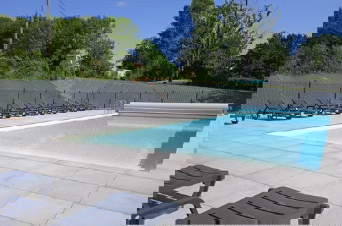 Photo 10 - Holiday Home With Shared Pool