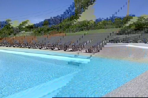 Photo 9 - Holiday Home With Shared Pool