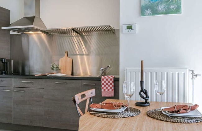 Comfortable Studio With Terrace in Antwerp - Photo 3