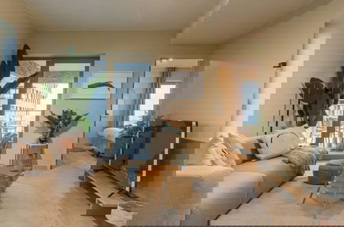 Foto 12 - Stunning Apartment With Terrace and Parking
