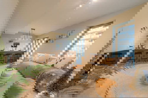 Foto 34 - Stunning Apartment With Terrace and Parking