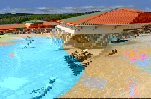 Foto 10 - Holiday Home in Cassen for 8 Person