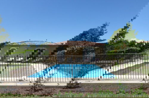 Foto 12 - Holiday Home With Pool in L'isle-sur-la-sorgue