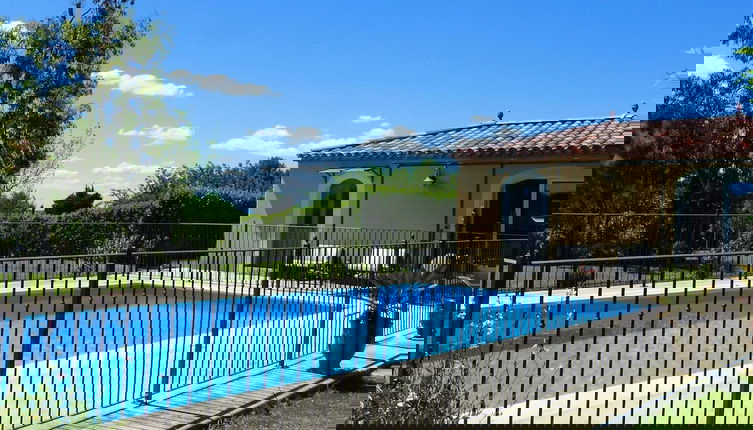 Foto 1 - Holiday Home With Pool in L'isle-sur-la-sorgue