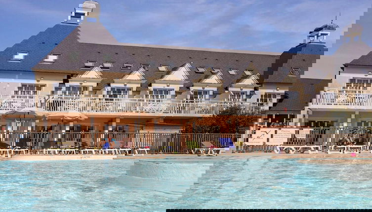 Photo 1 - Holiday Home in Residence Le Green Beach, Port-en-besssin-huppain