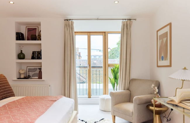 The Gwendolen Retreat - Inviting 2bdr Apartment With Balcony - Photo 17