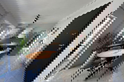Photo 1 - Redamancy -- Peri009