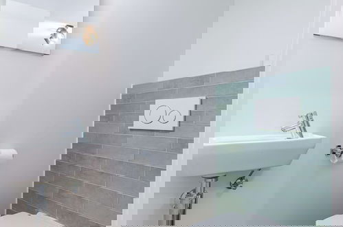 Foto 20 - Spacious Apartment With Huge Terrace With sea View