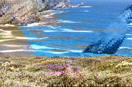 Photo 25 - Holiday Home in Plogonnec Near Sandy Beaches