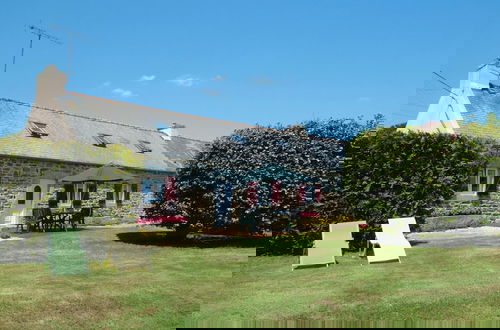 Photo 1 - Holiday Home in Plogonnec Near Sandy Beaches
