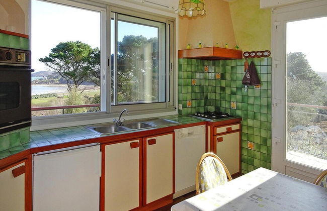 Holiday Home in Trebeurden With Sea View - Foto 4