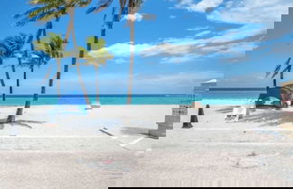 Foto 1 - Amazing 1st Floor Apartment Just Steps to Beach