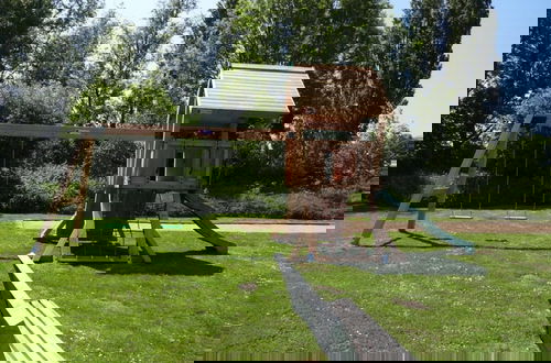 Foto 19 - Mesmerising Holiday Home With Garden