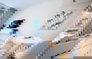 Foto 2 - Elite LUX Holiday Homes - Modern Comfort Studio in Business Bay Dubai