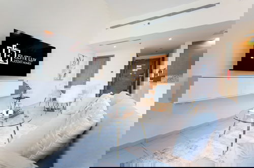 Foto 4 - Elite LUX Holiday Homes - Modern Comfort Studio in Business Bay Dubai