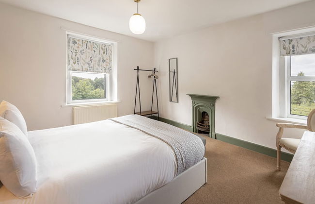 Host Stay Castle Hill Cottage - Photo 18