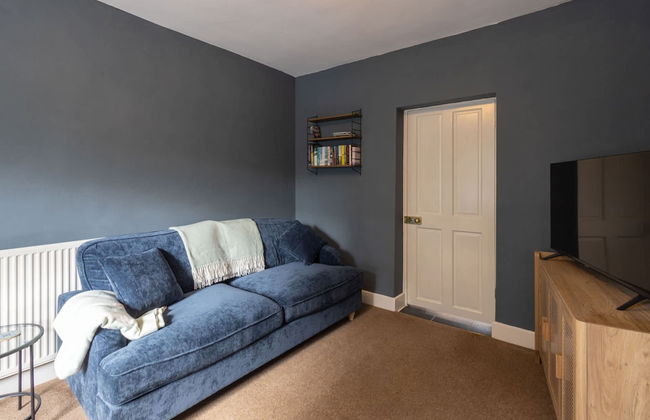 Host Stay Castle Hill Cottage - Photo 6