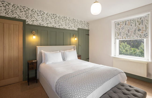 Host Stay Castle Hill Cottage - Photo 2