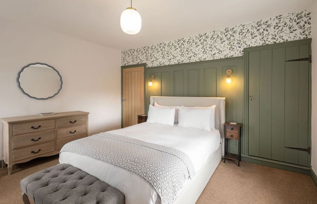 Host Stay Castle Hill Cottage - Photo 19