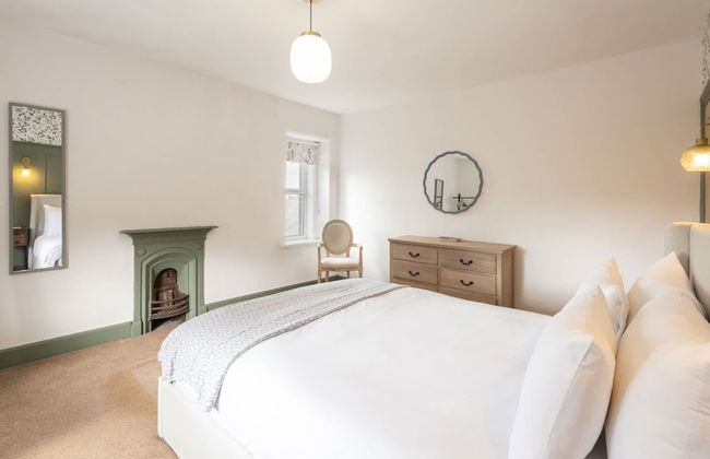 Host Stay Castle Hill Cottage - Photo 20