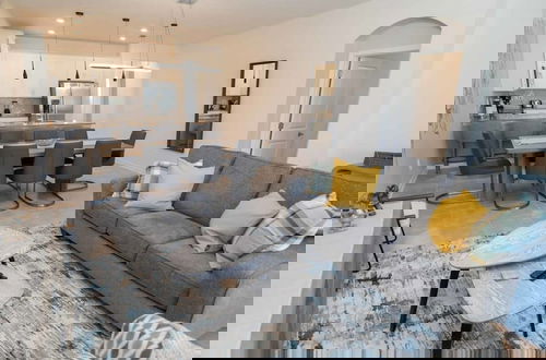 Foto 6 - Luxurious Townhouse With Themed Rooms Near Disney