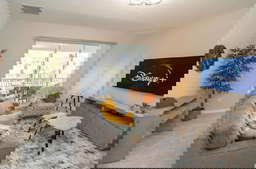 Foto 4 - Luxurious Townhouse With Themed Rooms Near Disney