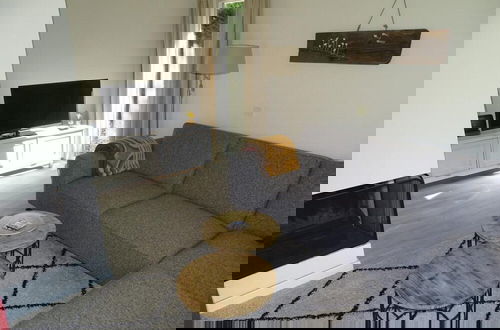 Foto 14 - Amazing Holiday Home Near Beach