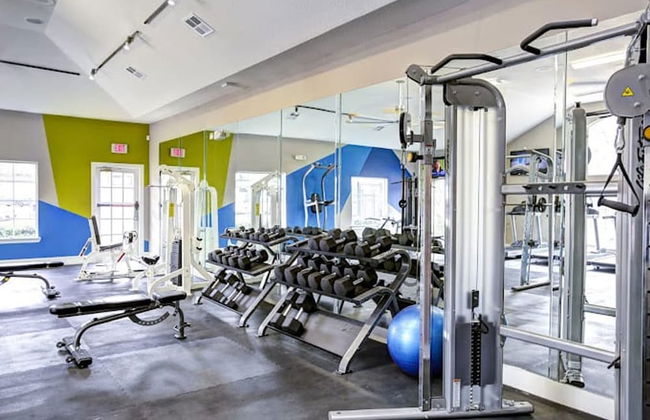 Comfy 2BR King Suite w Gym Pool Close to DT - Foto 17