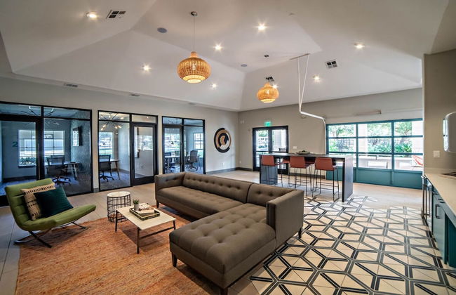 Comfy 2BR King Suite w Gym Pool Close to DT - Foto 21