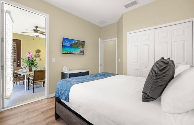 Upstay - New Home Near Disney w Private Pool BBQ - Foto 37