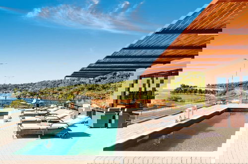 Photo 8 - Seaside Summer Bliss - Aurora Luxury Pool Paradise