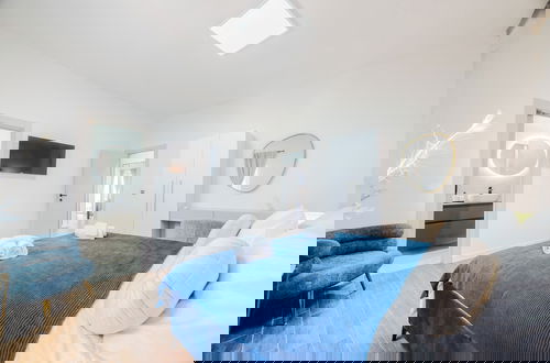 Photo 9 - Luxury apt Near Beach w big Terrace and sea View