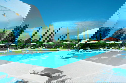 Foto 12 - Pleasant Apartment in Santa Maria Degli Angeli With Pool