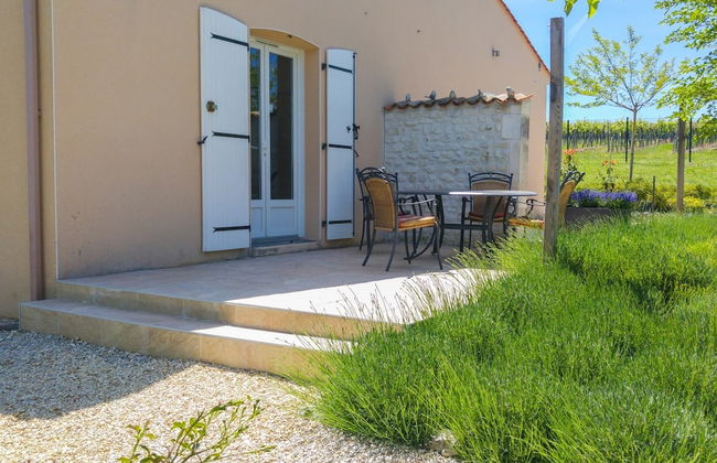 Chic Apartment in Segonzac With Swimming Pool - Photo 19