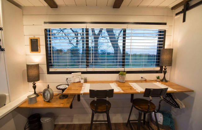 Stillwater House Tiny Container Home 12 min to Downtown Magnolia - Foto 8
