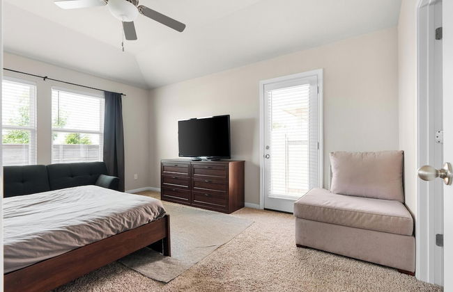Charming 4BR Spacious Backyard in Hutto - Foto 3