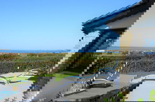 Foto 32 - Magnificent Villa by the sea