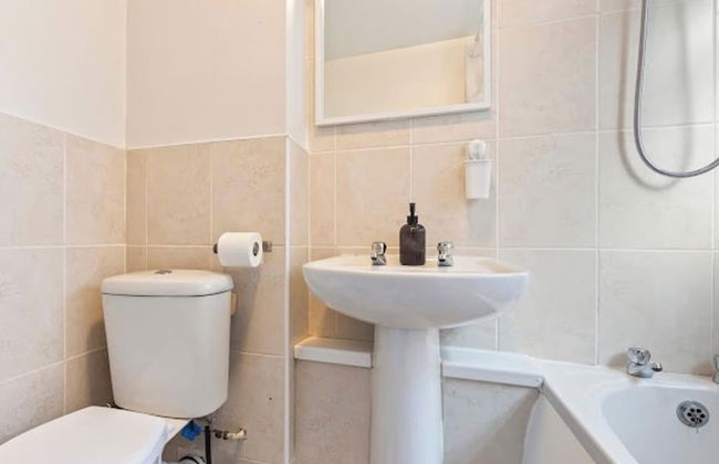 1 Bedroom Apartment Sleeps 4, Free Parking, Tv - Foto 13
