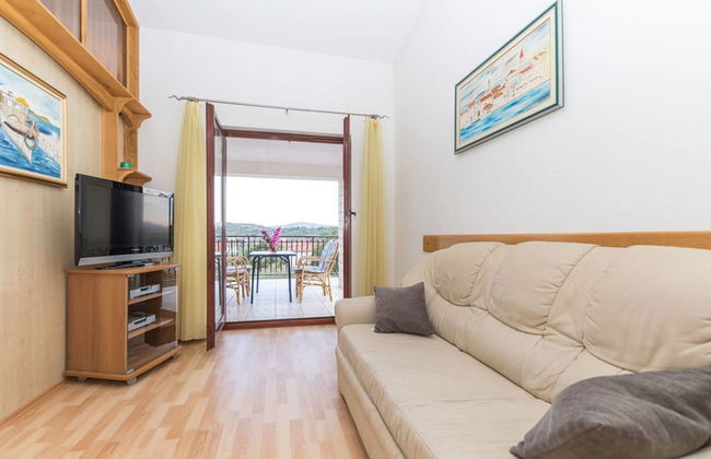 Relaxing Holiday Home With Pool, Fitness Area, and Entertainment Facilities - Photo 13