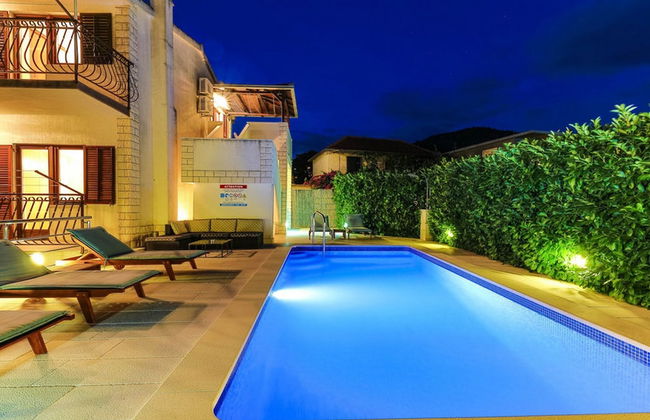 Relaxing Holiday Home With Pool, Fitness Area, and Entertainment Facilities - Photo 36