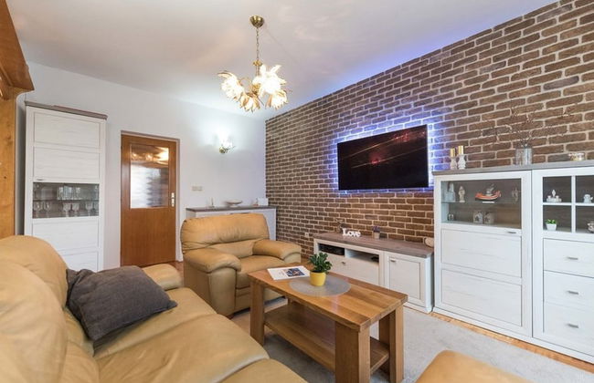 Relaxing Holiday Home With Pool, Fitness Area, and Entertainment Facilities - Photo 14