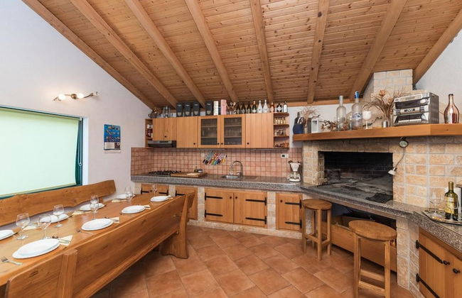 Relaxing Holiday Home With Pool, Fitness Area, and Entertainment Facilities - Photo 24