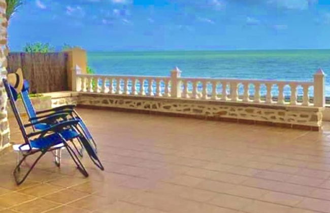 Beachfront Apartment With Patio & Private Terrace - Foto 33