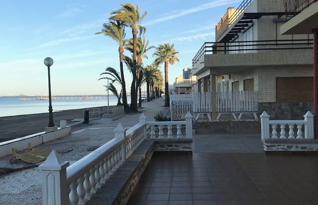 Beachfront Apartment With Patio & Private Terrace - Foto 20