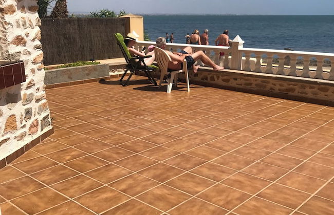Beachfront Apartment With Patio & Private Terrace - Foto 31