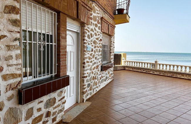 Beachfront Apartment With Patio & Private Terrace - Foto 35