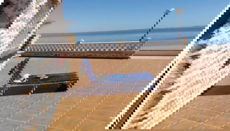 Foto 1 - Beachfront Apartment With Patio & Private Terrace