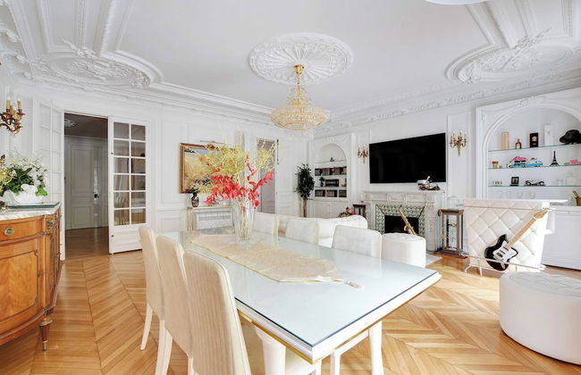 Luxurious Flat - 4bd/8p - Arc de Triomphe - Photo 16
