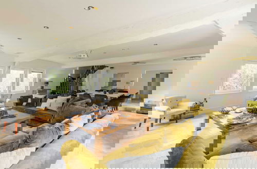 Foto 12 - Haven of Peace With Heated Pool and Garden